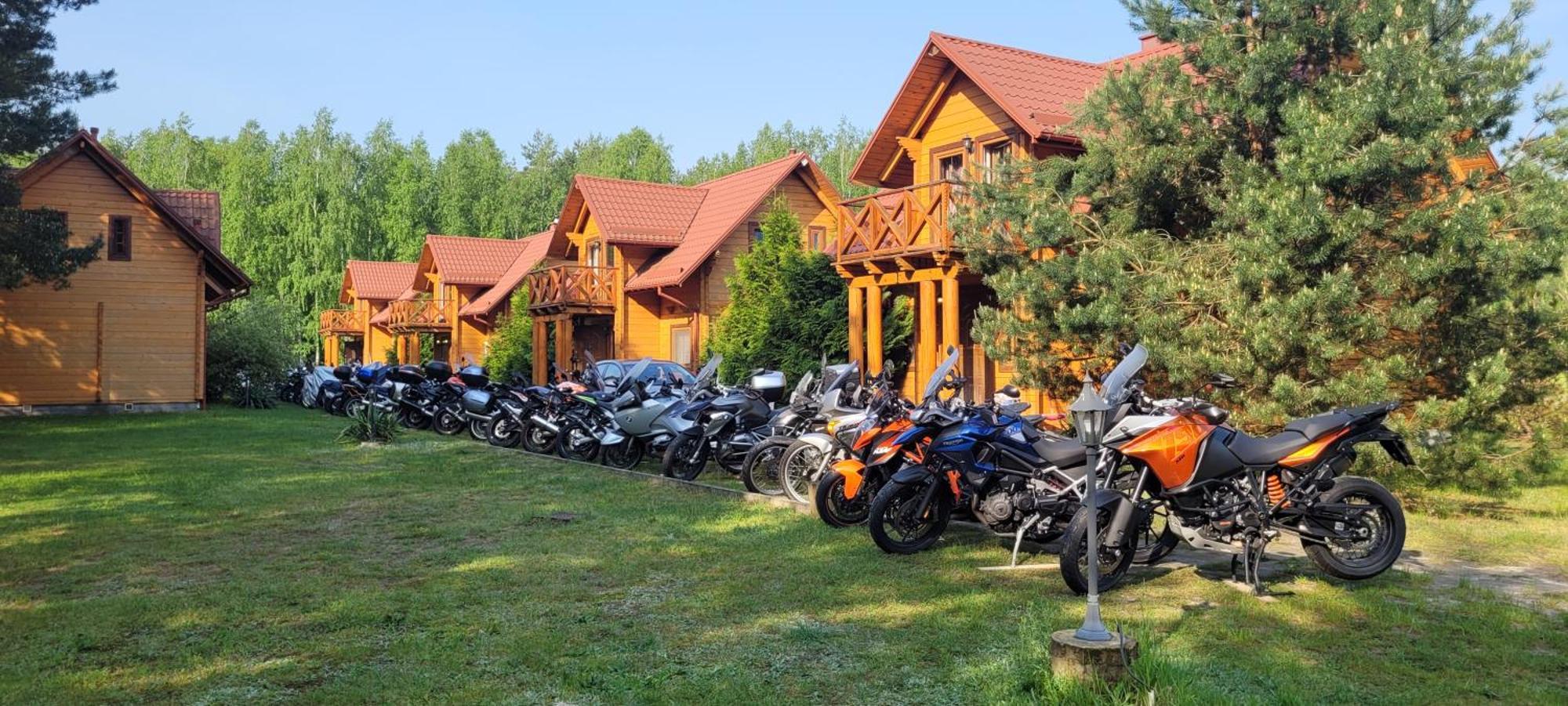 Osrodek Wypoczynkowy Ranczo Hotel Okuninka Kültér fotó